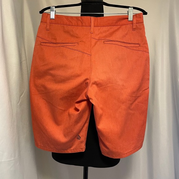 Mens 30 Volcom Shorts Chino Flat Front Skate Casual Walking - Picture 3 of 5